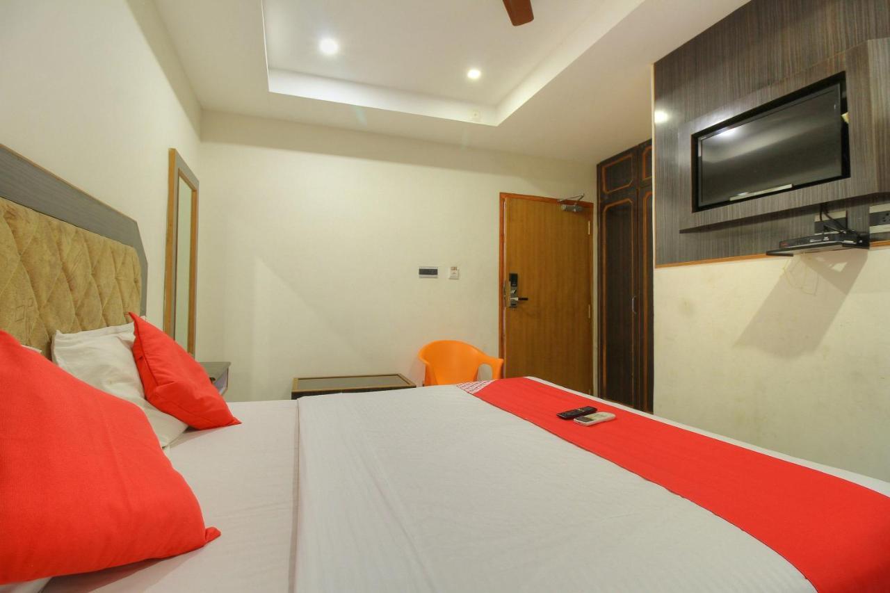 Oyo 15948 Hotel Srees Tiruchirappalli Exterior foto